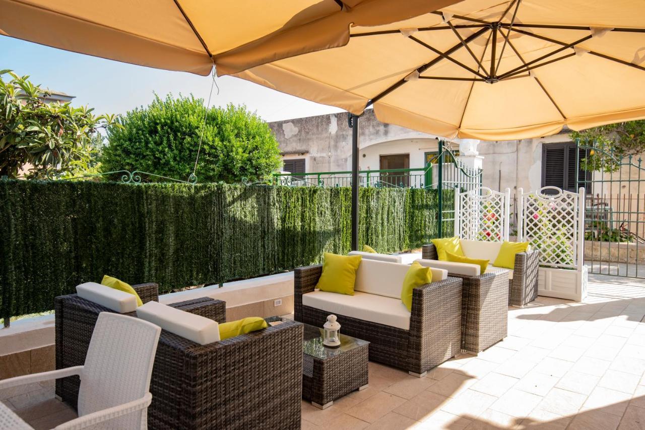 פרוסידה La Dolce Vita Rooms מראה חיצוני תמונה